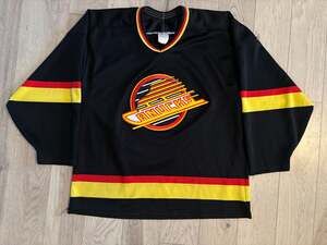 Vintage 90s Vancouver Canucks CCM Maska Jersey